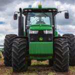 Vista de frente Tractor 8295R.