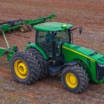 Tractor 8320R en campo.