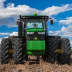 Vista de frente Tractor 8370R.