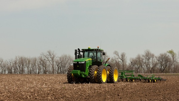 Tractor 9420R en campo.