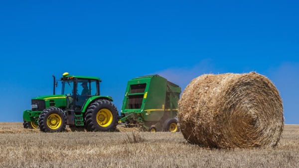 Tractor 6115J de 115 hp
