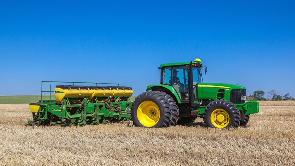 Tractor 6135J de 135 hp