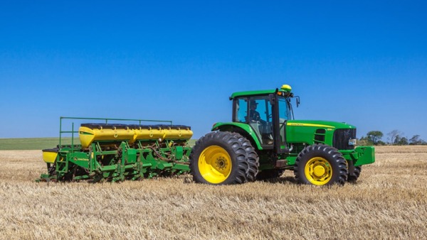 Tractor 6135J de 135 hp