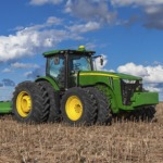 Vista de lado Trator 8400R.