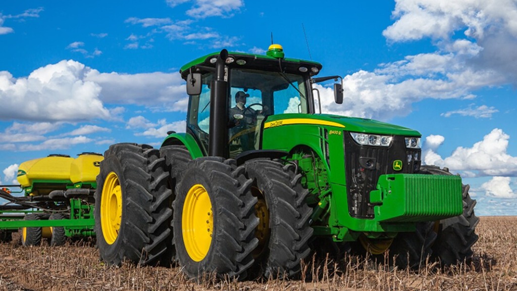 Trator 8400R com Plantadeira.