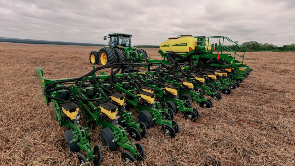 Plantadora DB50 en funcionamiento en el campo.